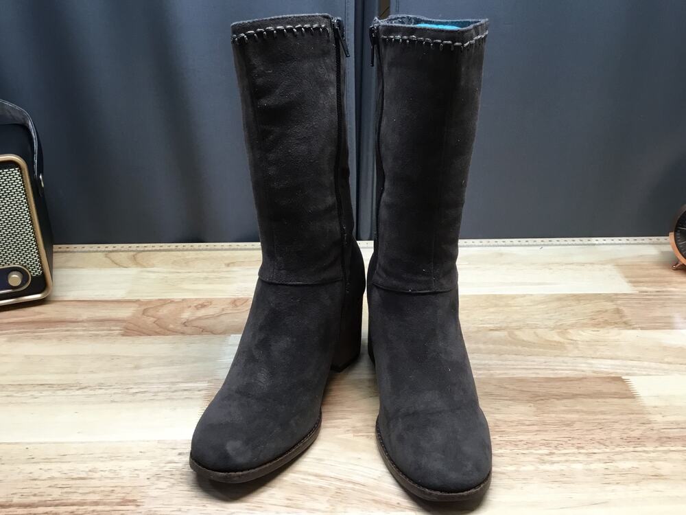 Junction Women's 6.5 Women's Brown Suede Block Heel Mid-Calf Zipper Boots